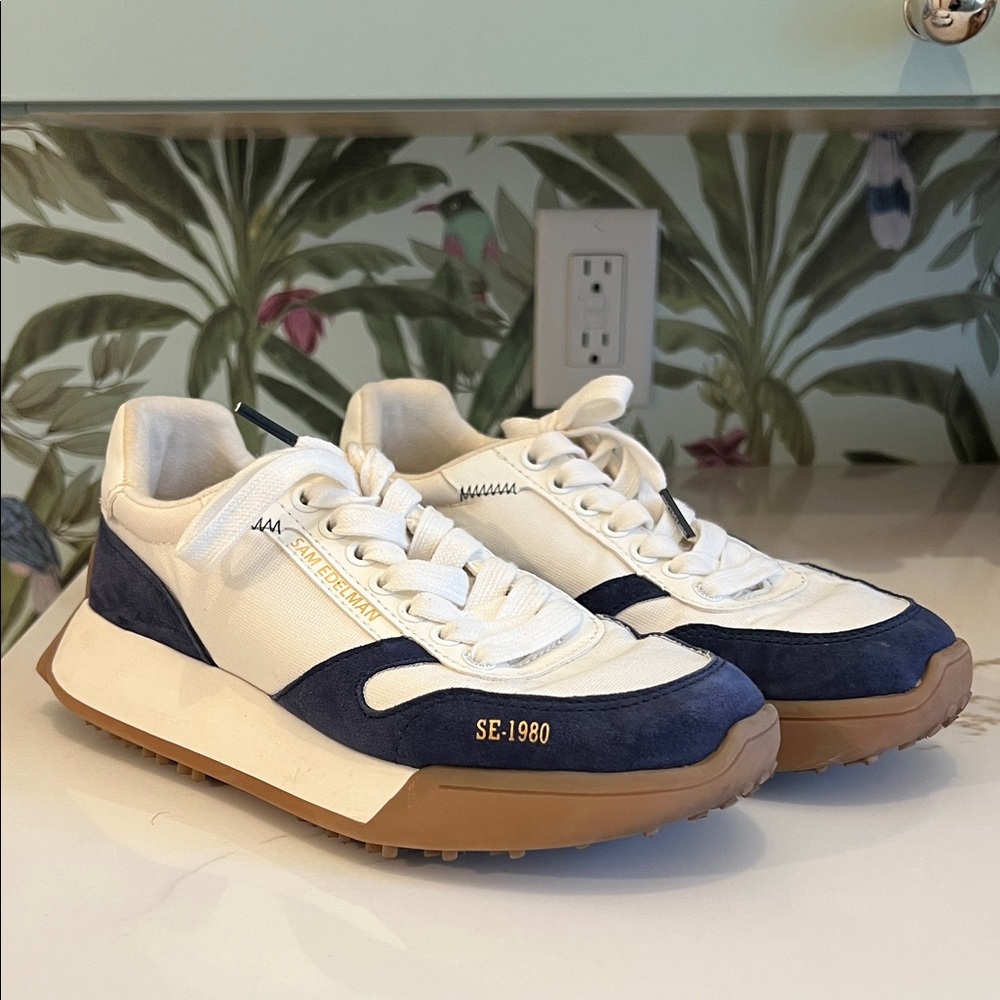 Sam Edelman sneaker size 6 blue suede and white